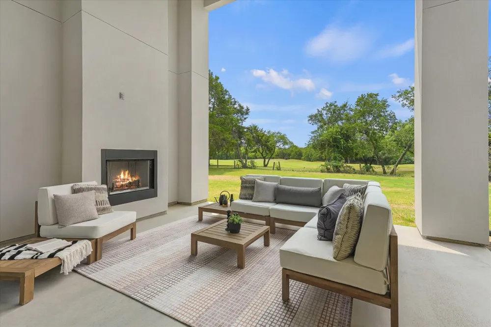 1032 E Par View Circle Grand Prairie, TX 75104