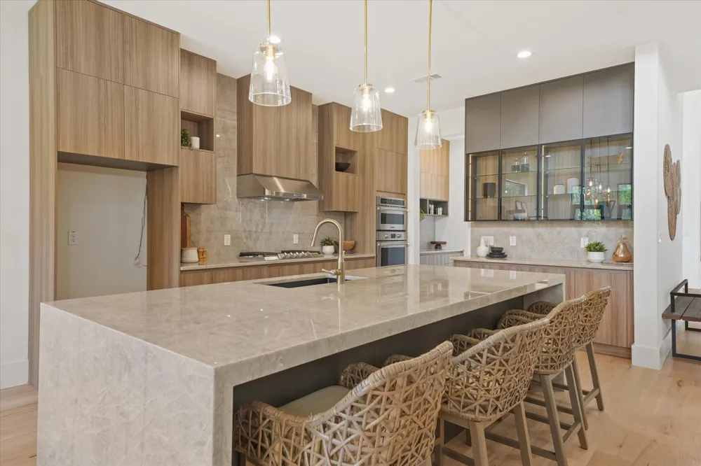 1032 E Par View Circle Grand Prairie, TX 75104