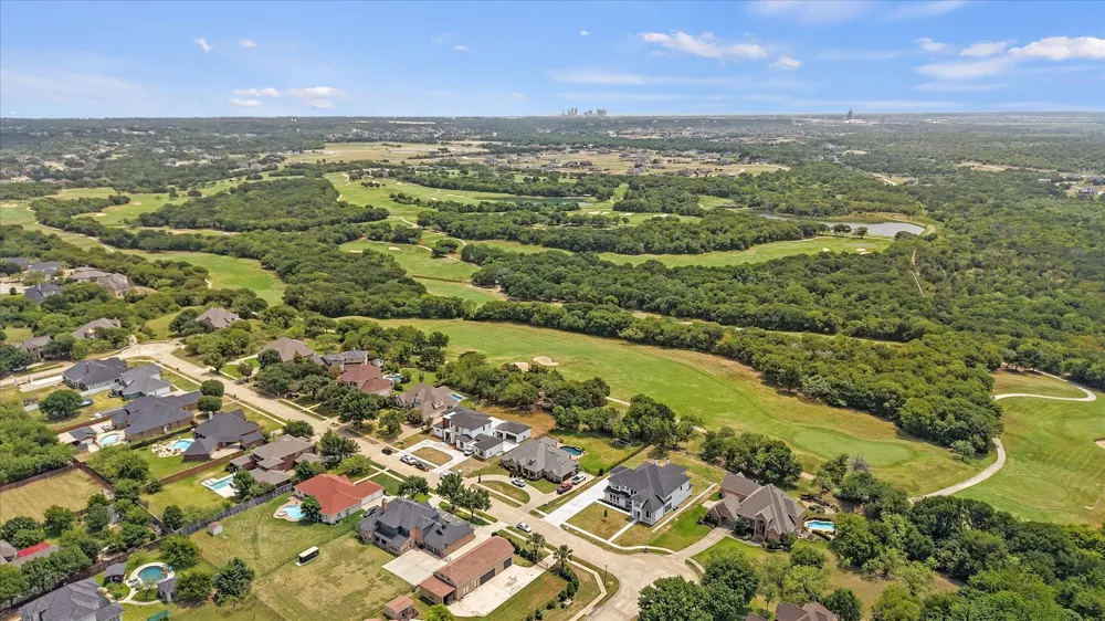 1032 E Par View Circle Grand Prairie, TX 75104