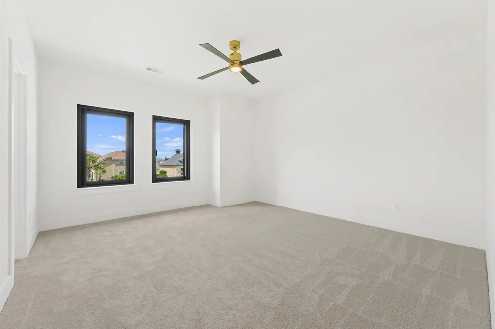 1032 E Par View Circle Grand Prairie, TX 75104