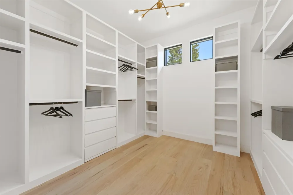 1032 E Par View Circle Grand Prairie, TX 75104