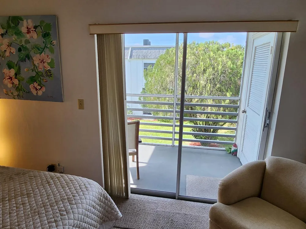 3322 CYNTHIA LANE #208 
