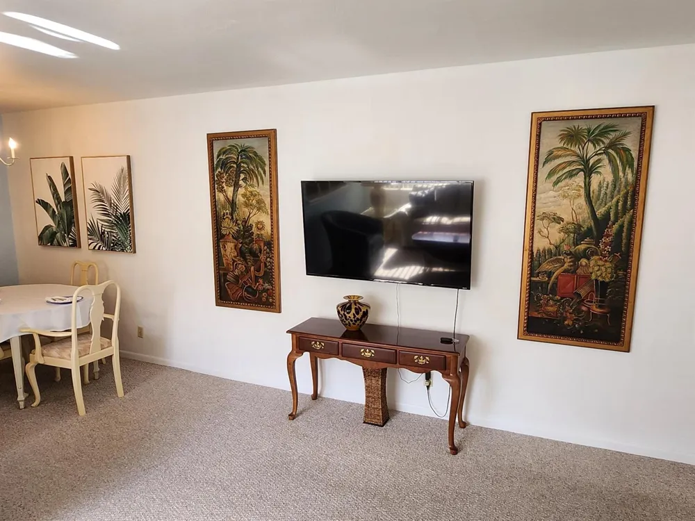 3322 CYNTHIA LANE #208 