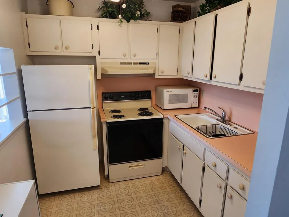 3322 CYNTHIA LANE #208 