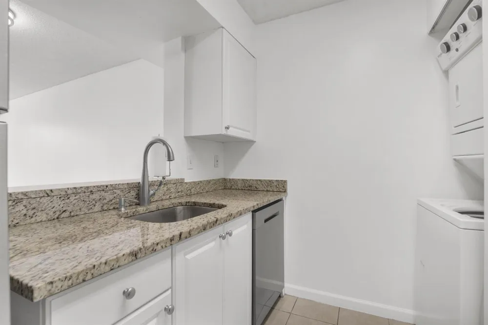 1341 SE 3RD AVENUE #112 Dania Beach, FL 33004