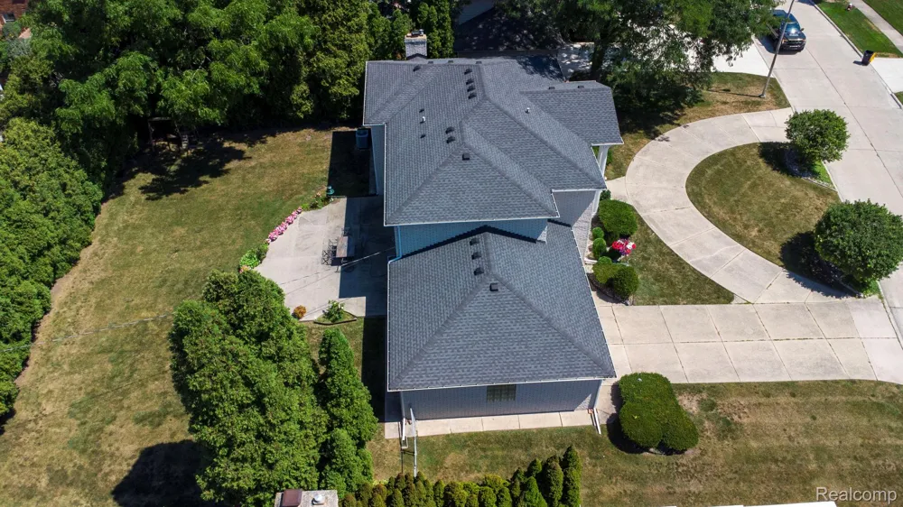 60 Stillmeadow Lane Grosse Pointe City, MI 48236