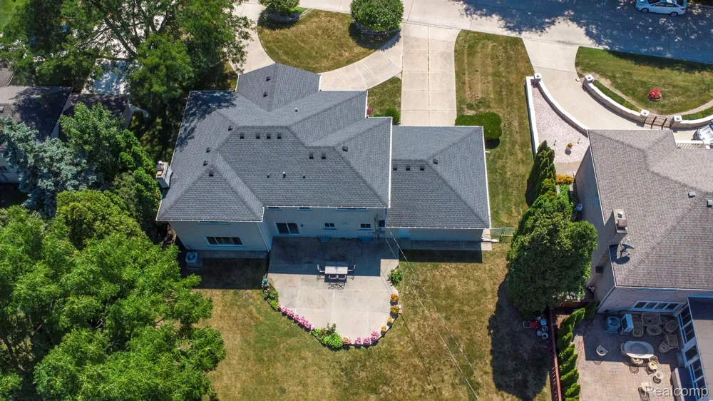 60 Stillmeadow Lane Grosse Pointe City, MI 48236