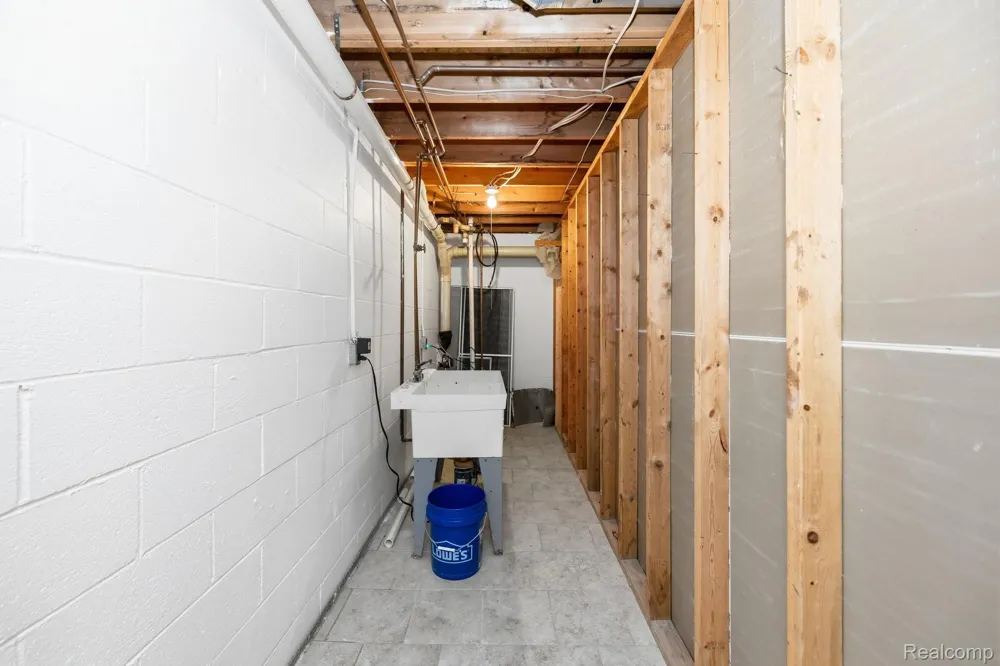 60 Stillmeadow Lane Grosse Pointe City, MI 48236