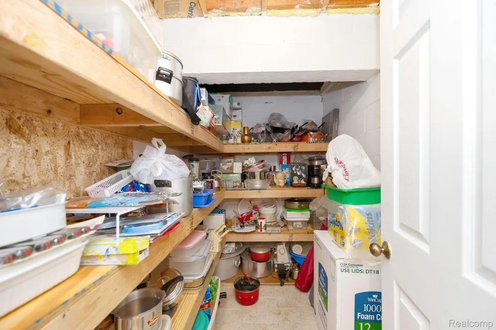 60 Stillmeadow Lane Grosse Pointe City, MI 48236