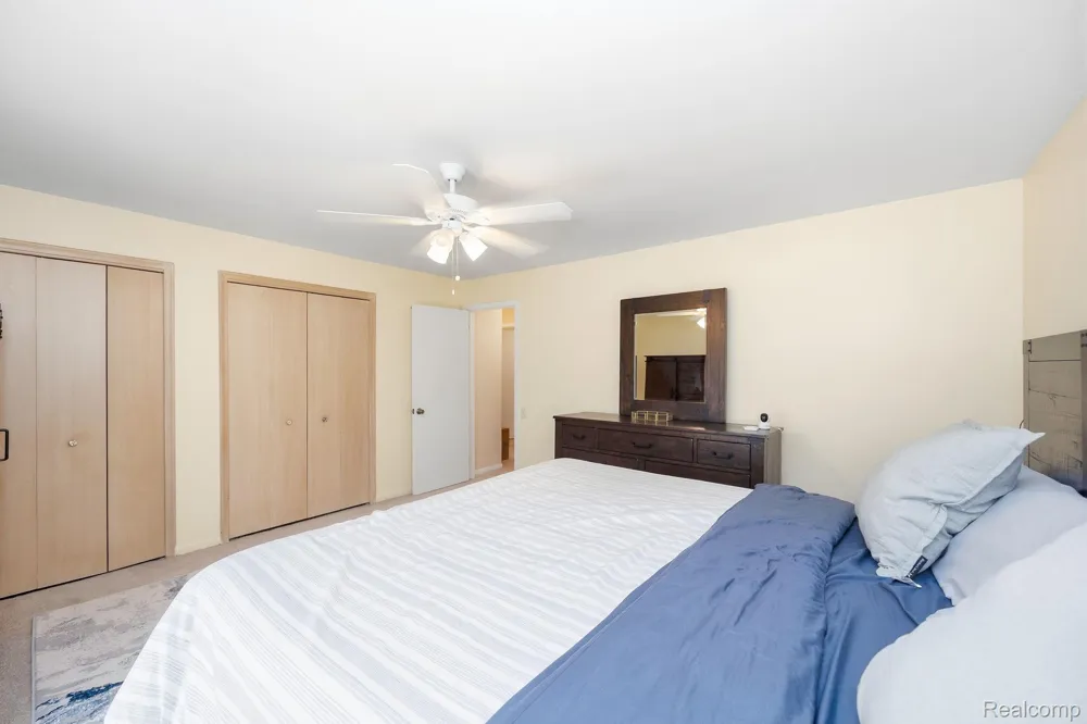 60 Stillmeadow Lane Grosse Pointe City, MI 48236