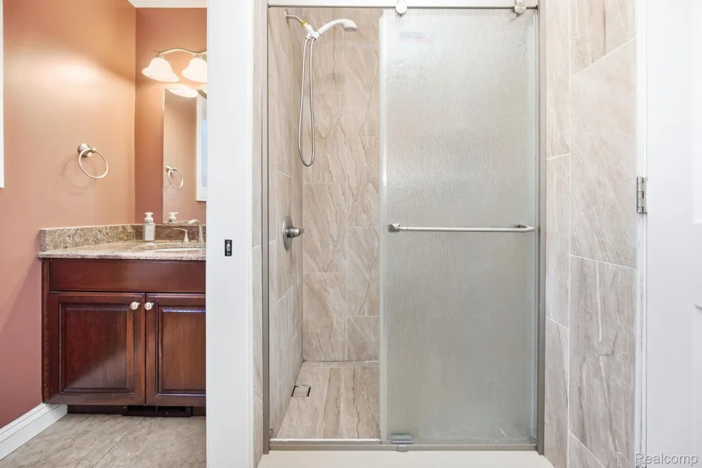 60 Stillmeadow Lane Grosse Pointe City, MI 48236