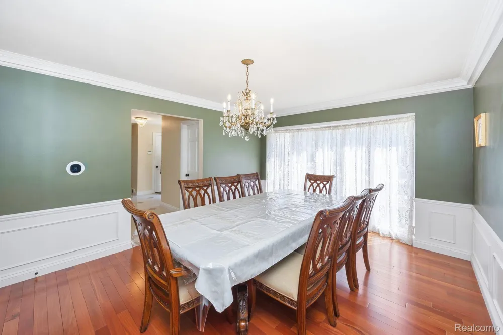 60 Stillmeadow Lane Grosse Pointe City, MI 48236