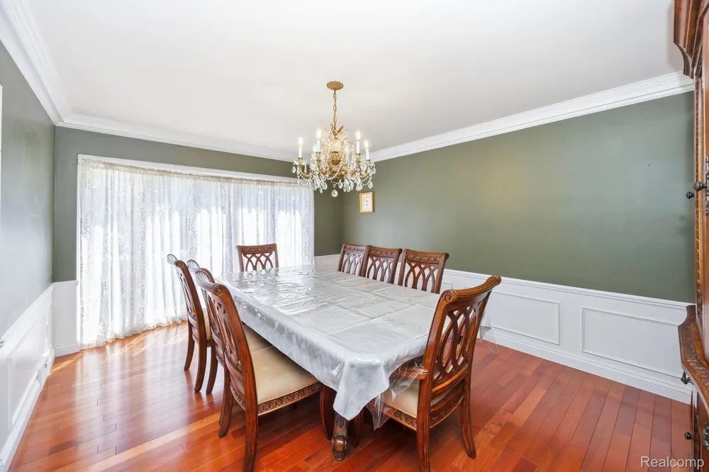 60 Stillmeadow Lane Grosse Pointe City, MI 48236
