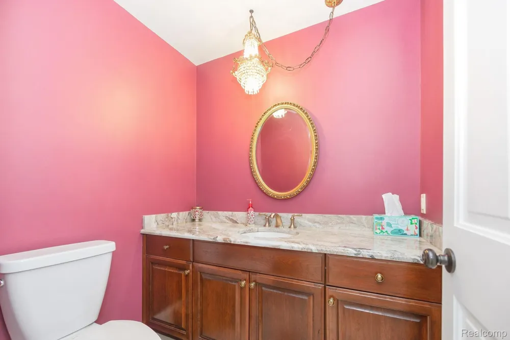 60 Stillmeadow Lane Grosse Pointe City, MI 48236
