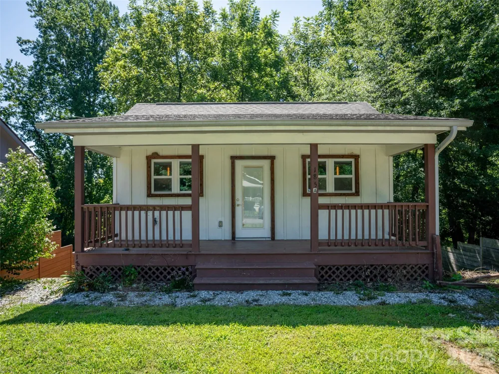 185 Duckworth Avenue Brevard, NC 28712