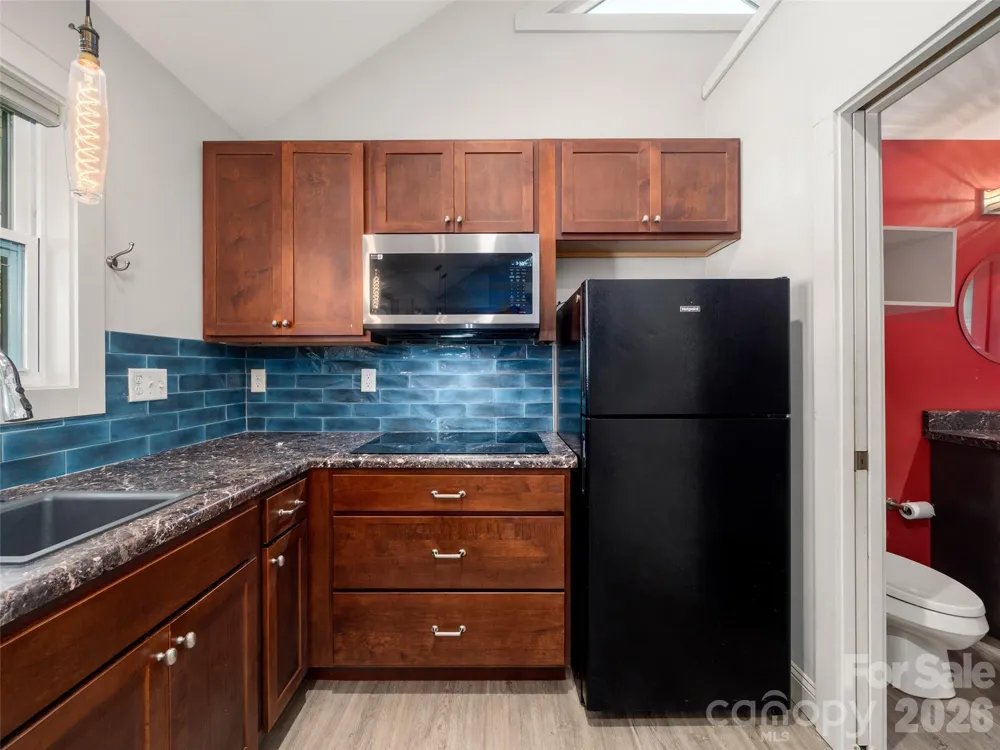 185 Duckworth Avenue Brevard, NC 28712