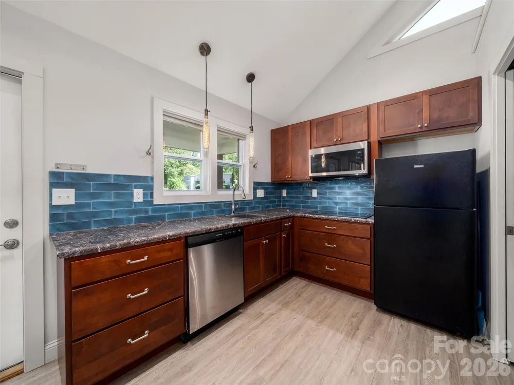 185 Duckworth Avenue Brevard, NC 28712
