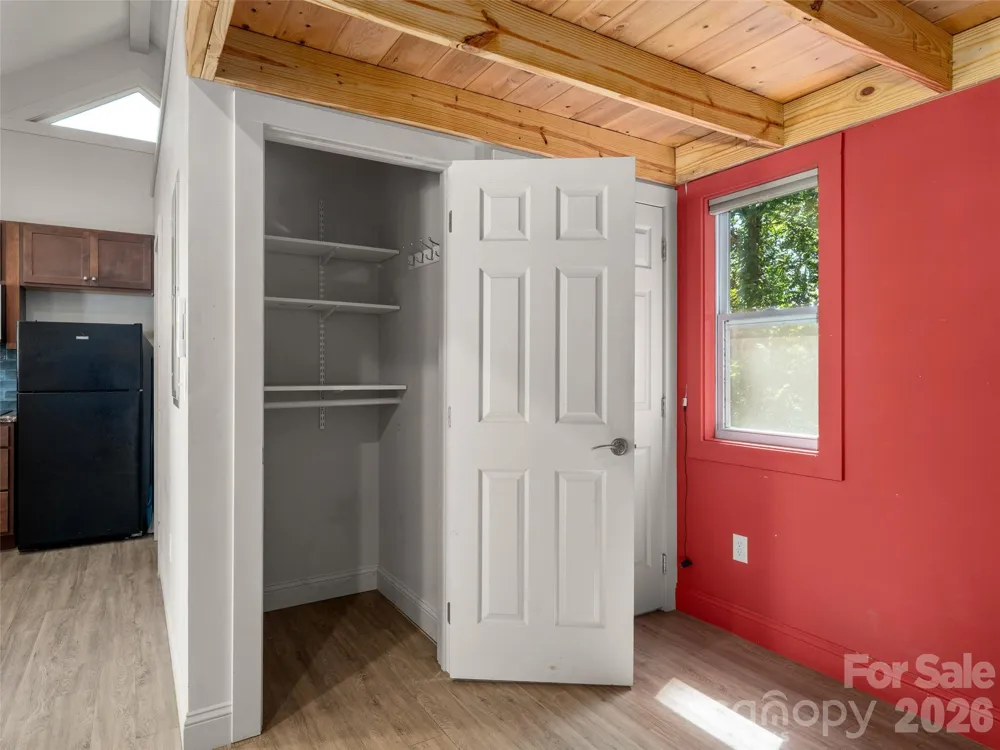 185 Duckworth Avenue Brevard, NC 28712