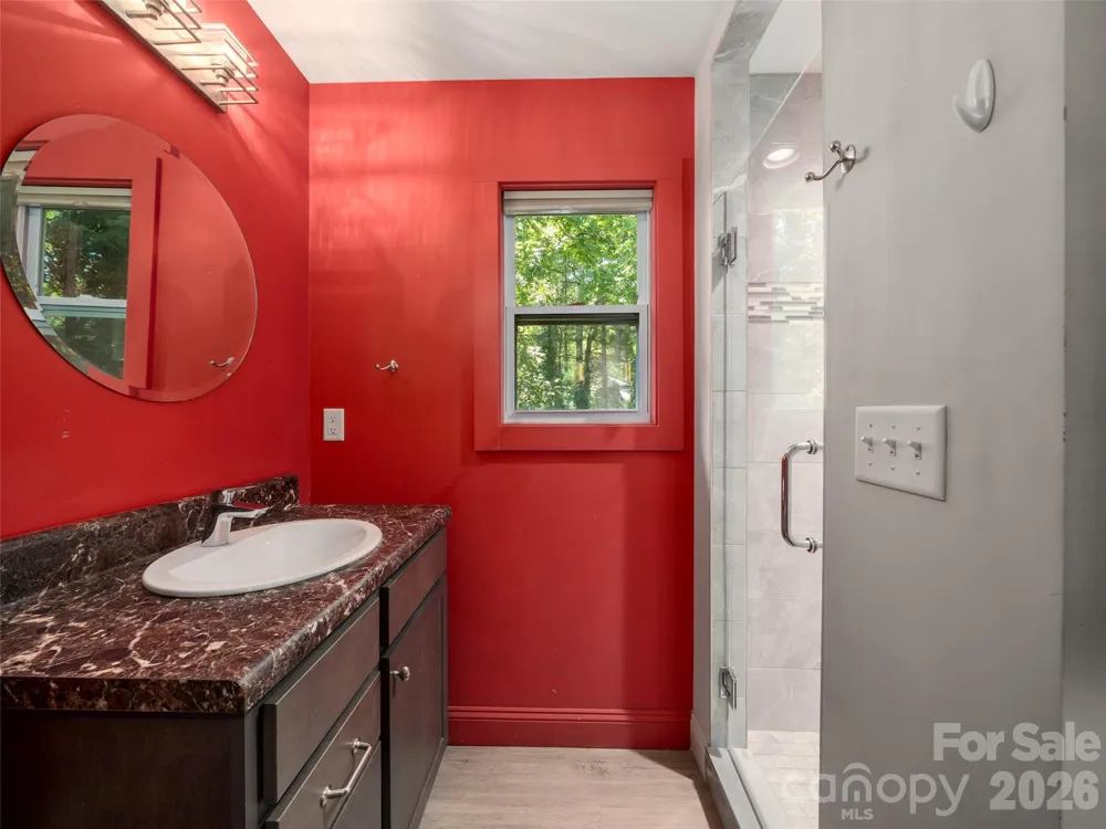185 Duckworth Avenue Brevard, NC 28712