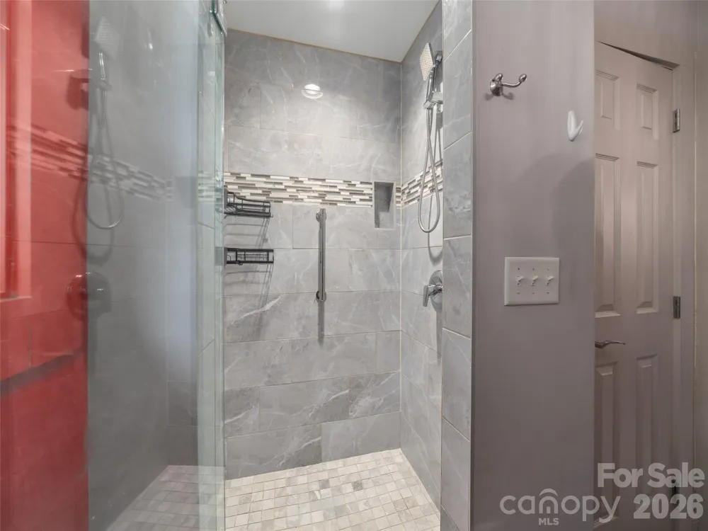 185 Duckworth Avenue Brevard, NC 28712
