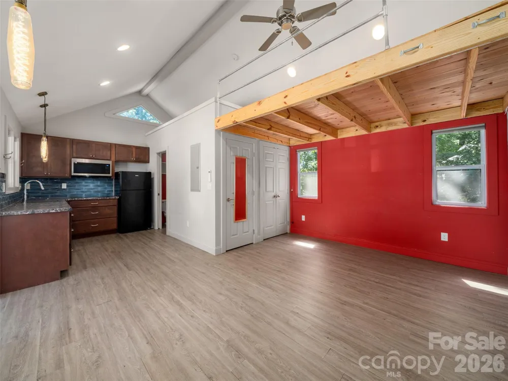 185 Duckworth Avenue Brevard, NC 28712
