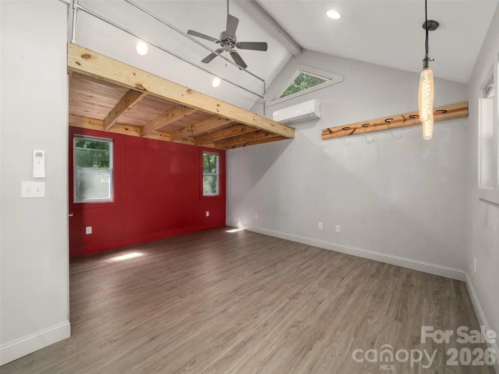 185 Duckworth Avenue Brevard, NC 28712