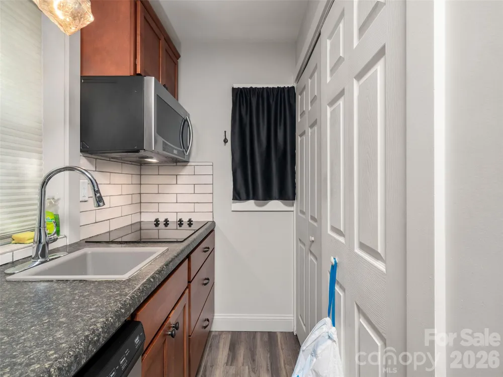 185 Duckworth Avenue Brevard, NC 28712