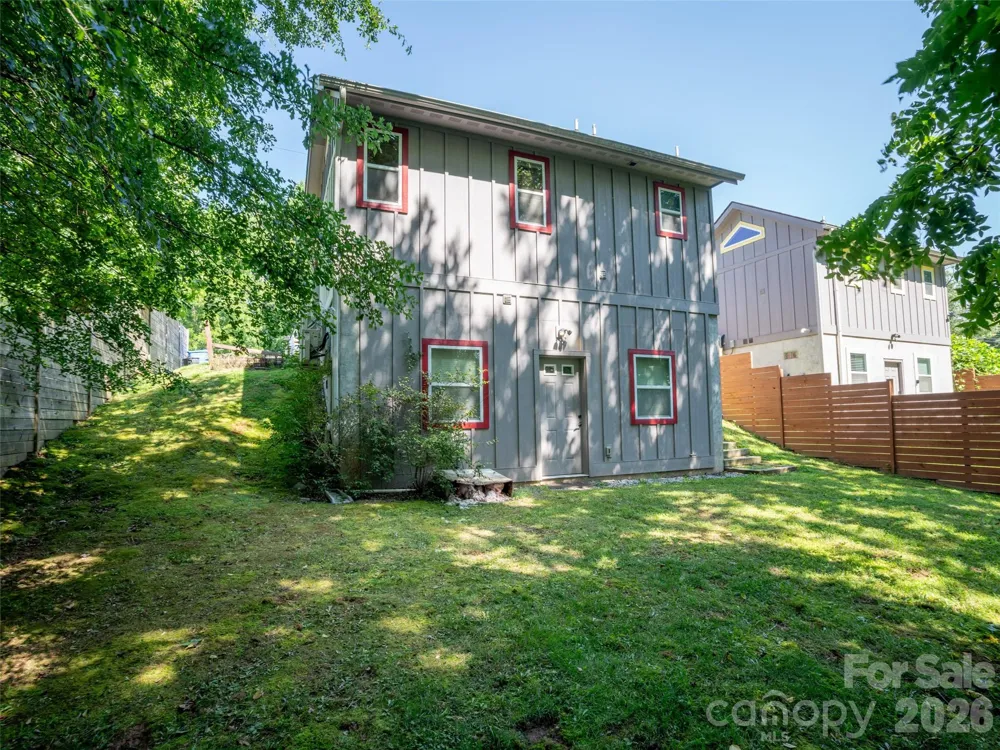 185 Duckworth Avenue Brevard, NC 28712