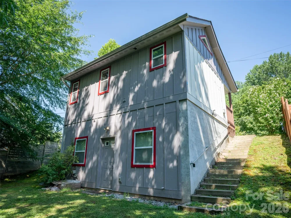 185 Duckworth Avenue Brevard, NC 28712
