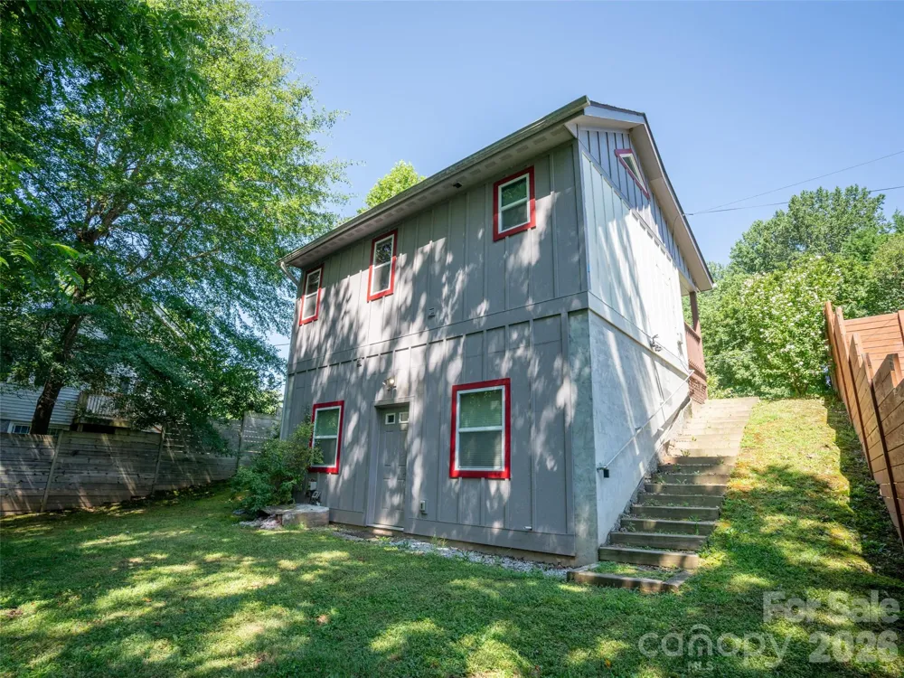 185 Duckworth Avenue Brevard, NC 28712