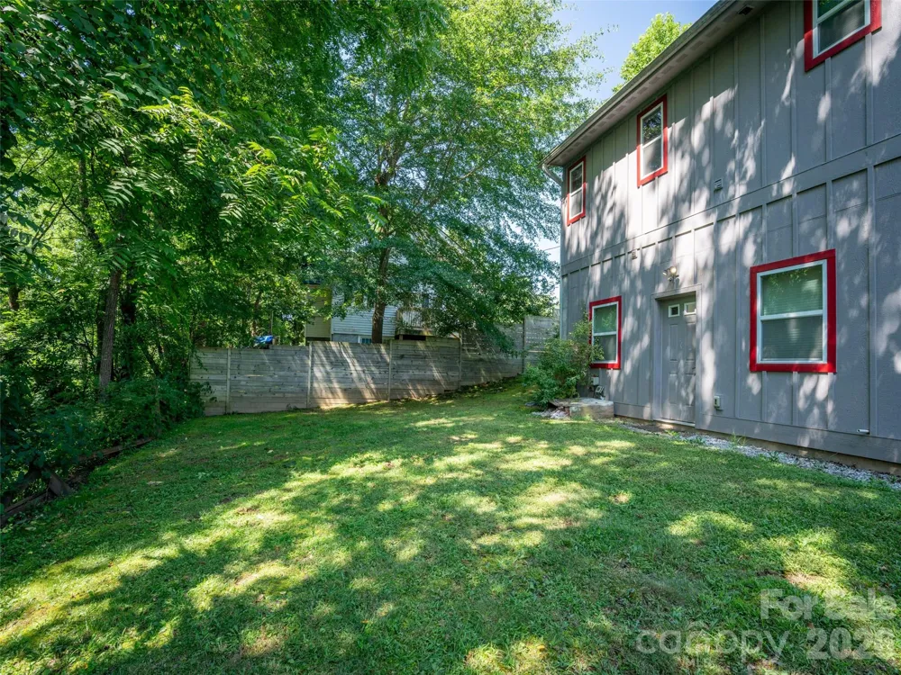 185 Duckworth Avenue Brevard, NC 28712