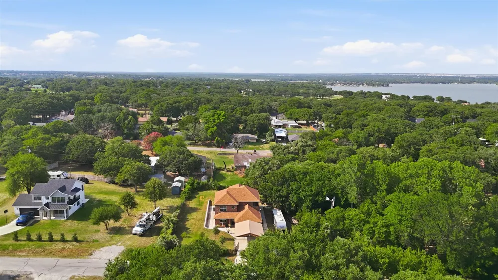 7200 Courtney Drive Azle, TX 76020