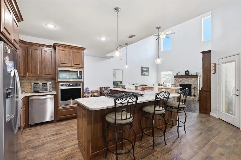 7200 Courtney Drive Azle, TX 76020