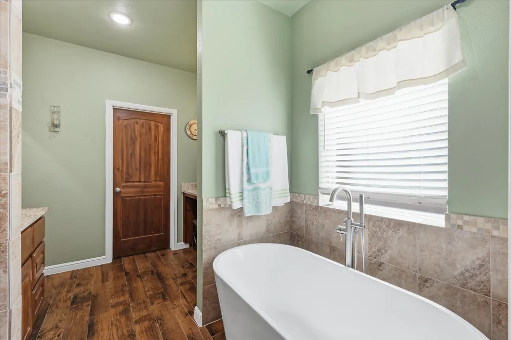 7200 Courtney Drive Azle, TX 76020