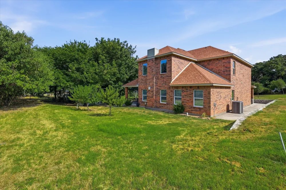 7200 Courtney Drive Azle, TX 76020