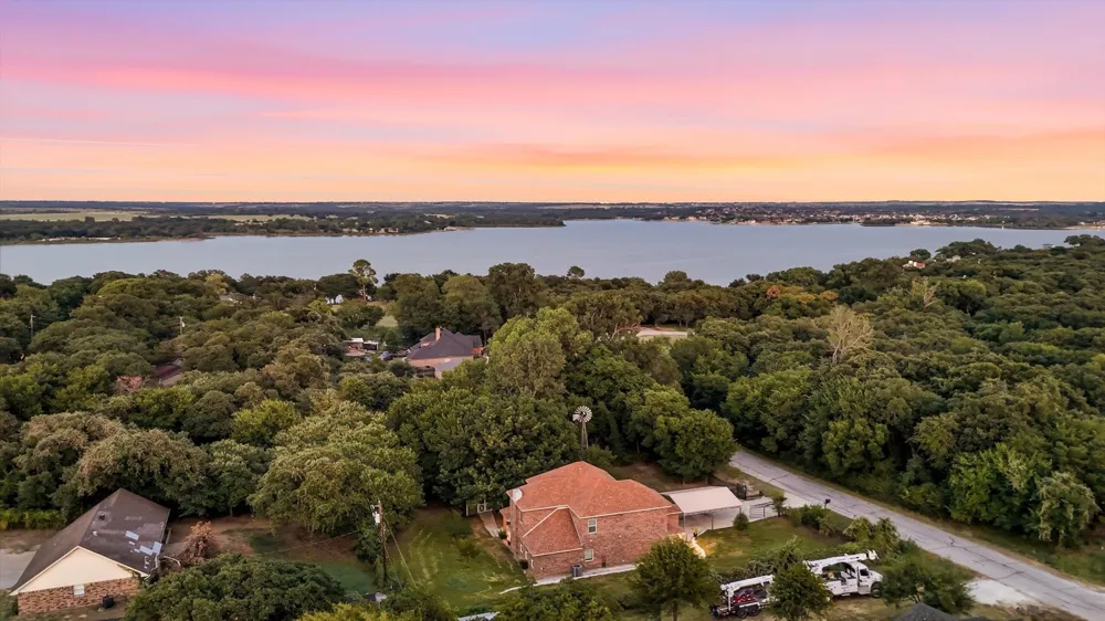 7200 Courtney Drive Azle, TX 76020