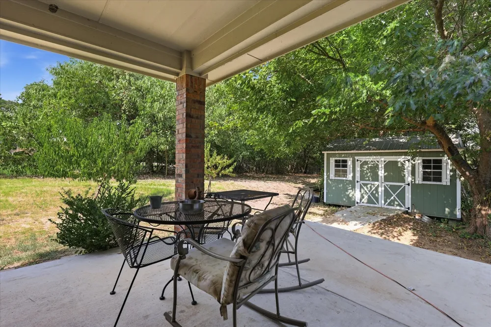 7200 Courtney Drive Azle, TX 76020
