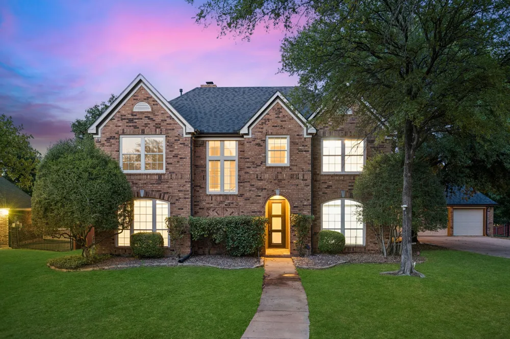 545 Oak Hill Drive Southlake, TX 76092