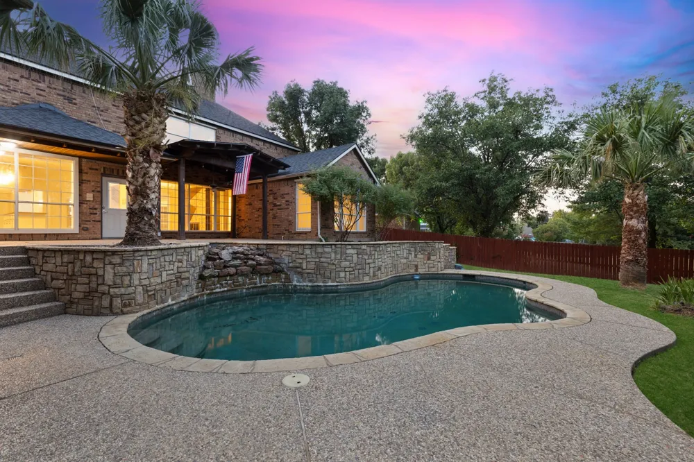 545 Oak Hill Drive Southlake, TX 76092