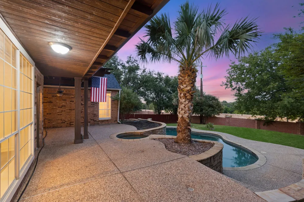 545 Oak Hill Drive Southlake, TX 76092