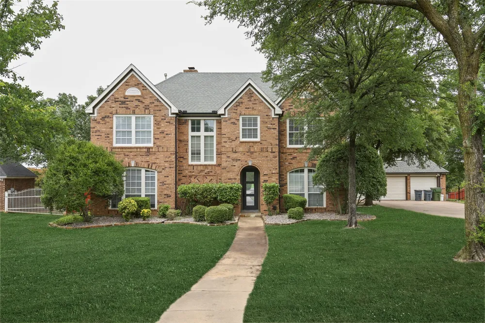 545 Oak Hill Drive Southlake, TX 76092
