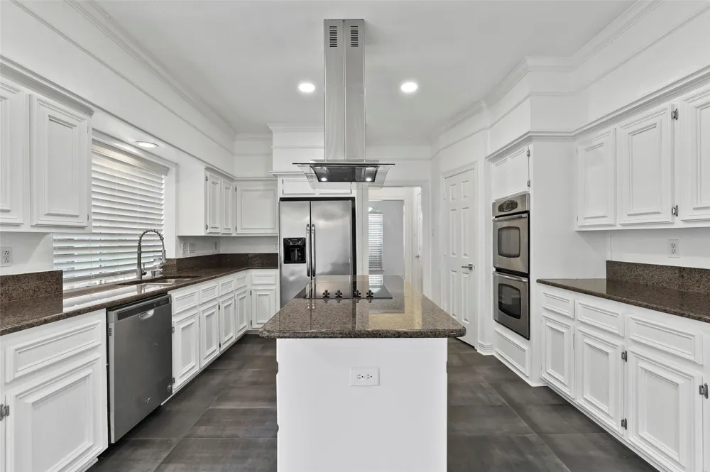 545 Oak Hill Drive Southlake, TX 76092