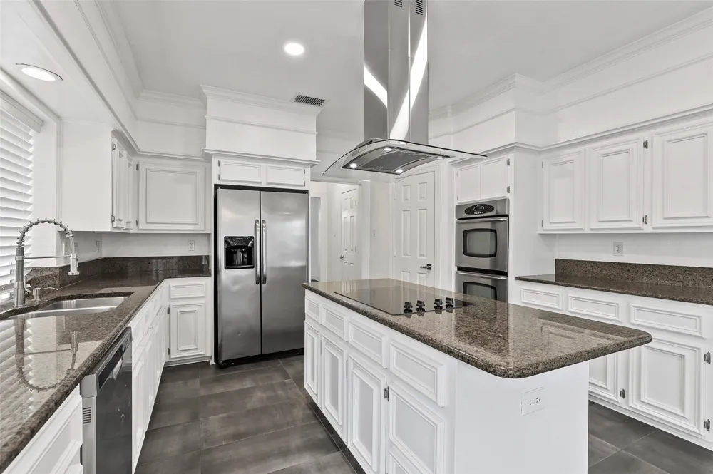 545 Oak Hill Drive Southlake, TX 76092