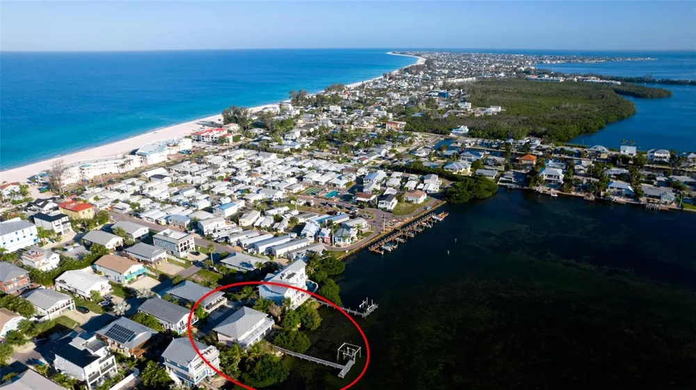 2512 AVENUE A Bradenton Beach, FL 34217
