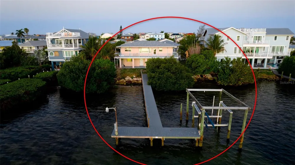 2512 AVENUE A Bradenton Beach, FL 34217
