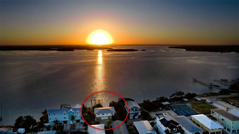 2512 AVENUE A Bradenton Beach, FL 34217