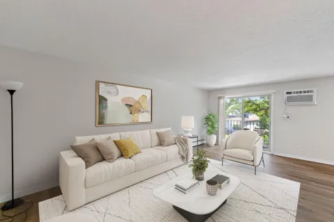 3540 Hennepin Avenue S #218
