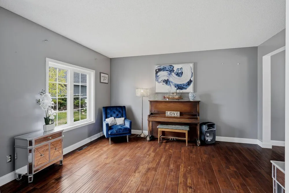 237 Adam Circle Carver, MN 55315
