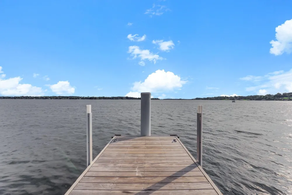 718 Widsten Circle Wayzata, MN 55391