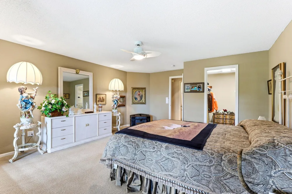 718 Widsten Circle Wayzata, MN 55391